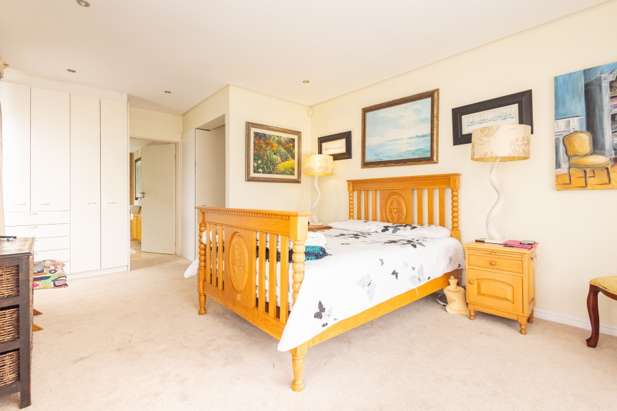 6 Bedroom Property for Sale in Bloubergstrand Western Cape